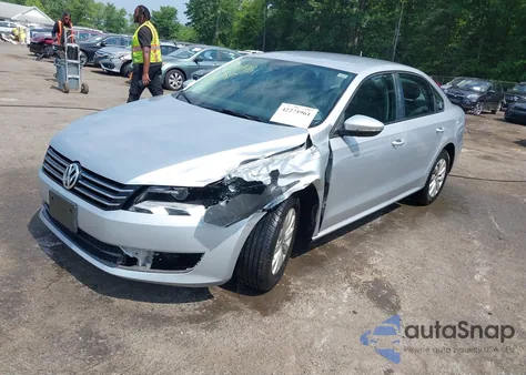 2012 Volkswagen Passat 2.5L S z USA, uszkodzony, nr VIN 1VWAP7A30CC048843